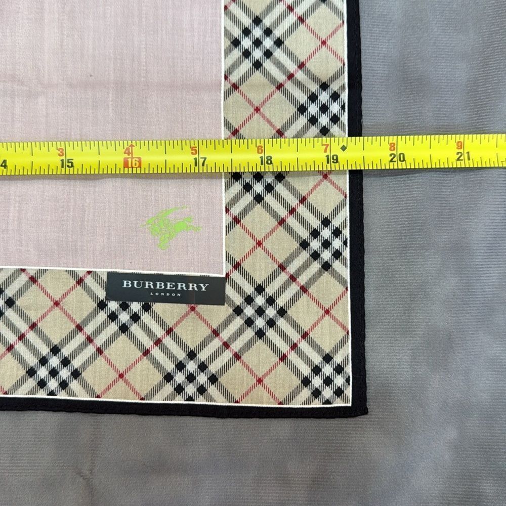 NWT Burberry Scarf - Picture 6 of 7